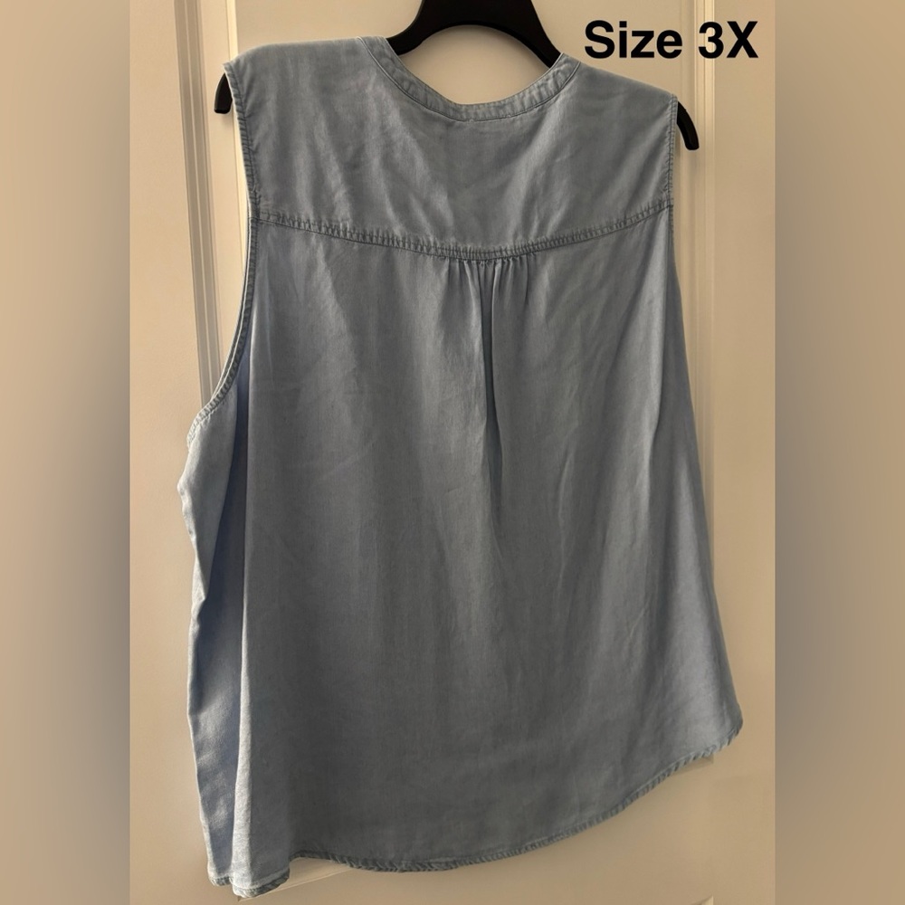 #2460 - Kim Rogers Light Wash Blue Denim Jean Sleeveless Button Down Blouse Top - Picture 2 of 12